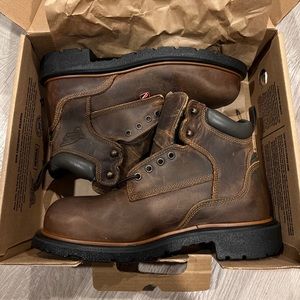 Red Wing Lace Up Boots size 9 ASTM F2892–18, EH Oil Slip Waterproof Resistant ST
